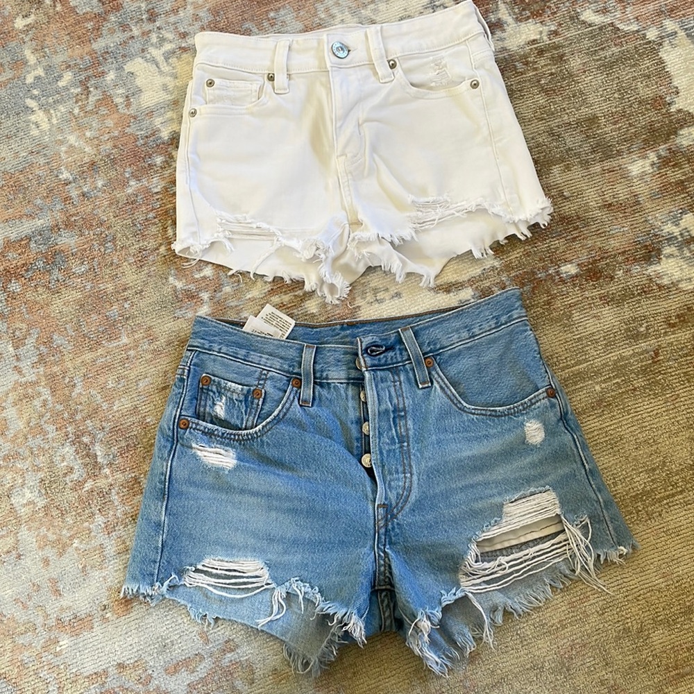 Levi’s shorts in American Eagle shorts bundle
